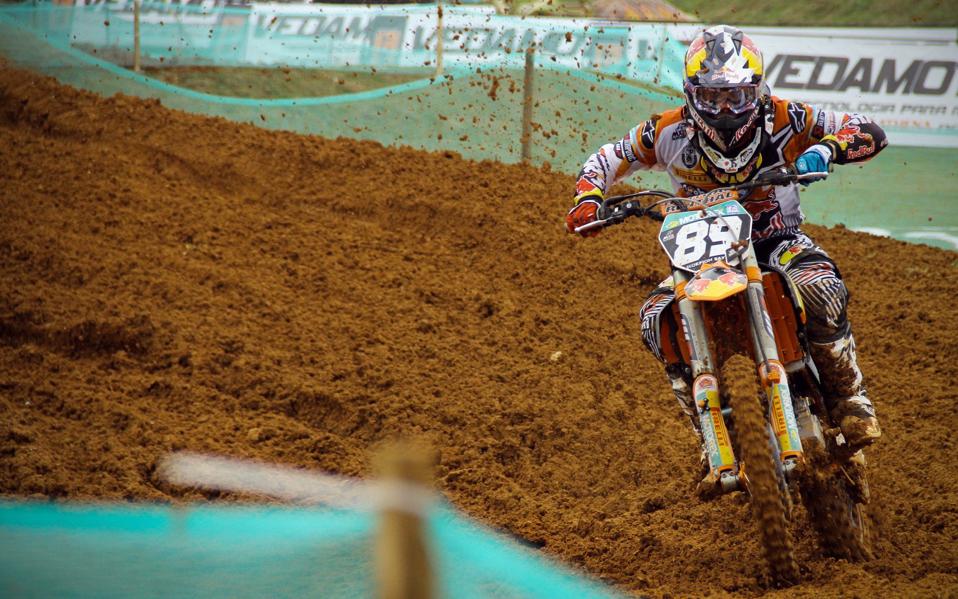 姆巴佩梅开二度助巴黎圣日耳曼逆转晋级 未来去向再引全球瞩目