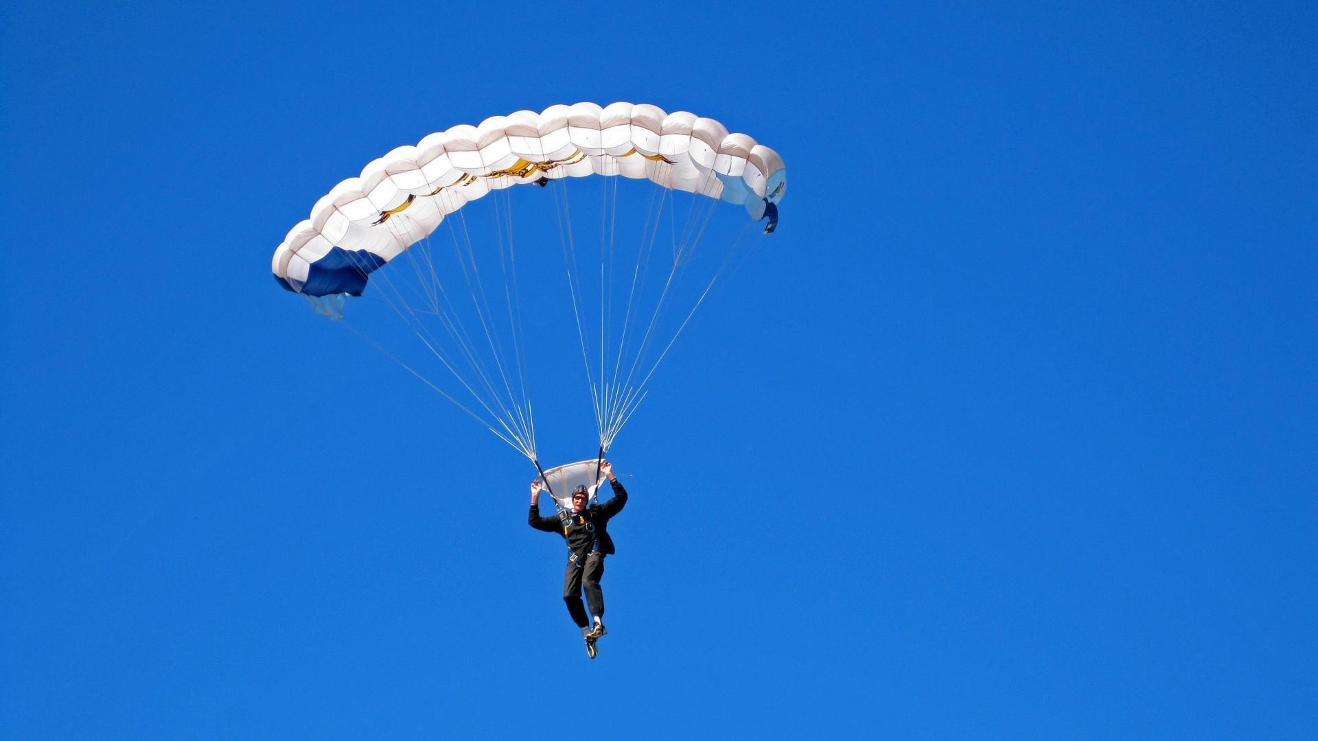 皇家马德里逆转曼城晋级欧冠决赛 本泽马加时绝杀定乾坤